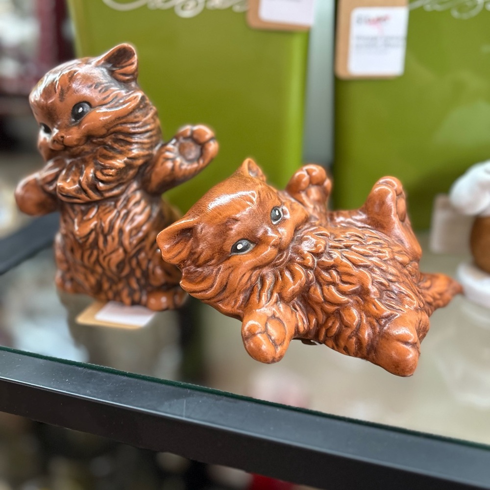 Vintage ceramic cat figurine